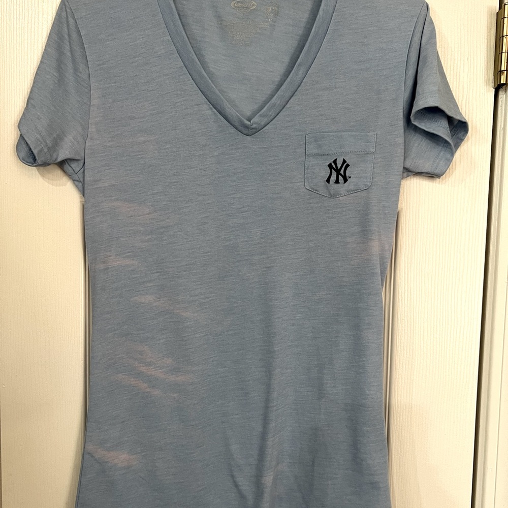 New York Yankees women’s tee, large